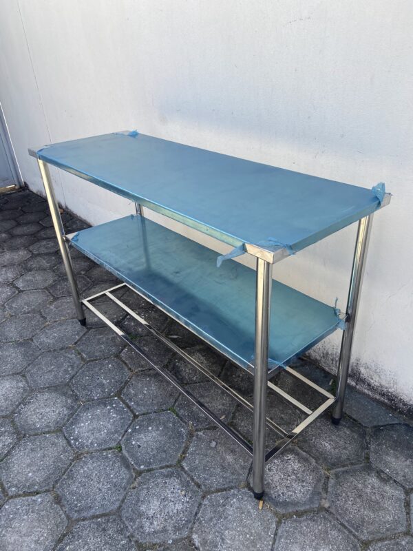 Bancada com Grade e Tampo Liso